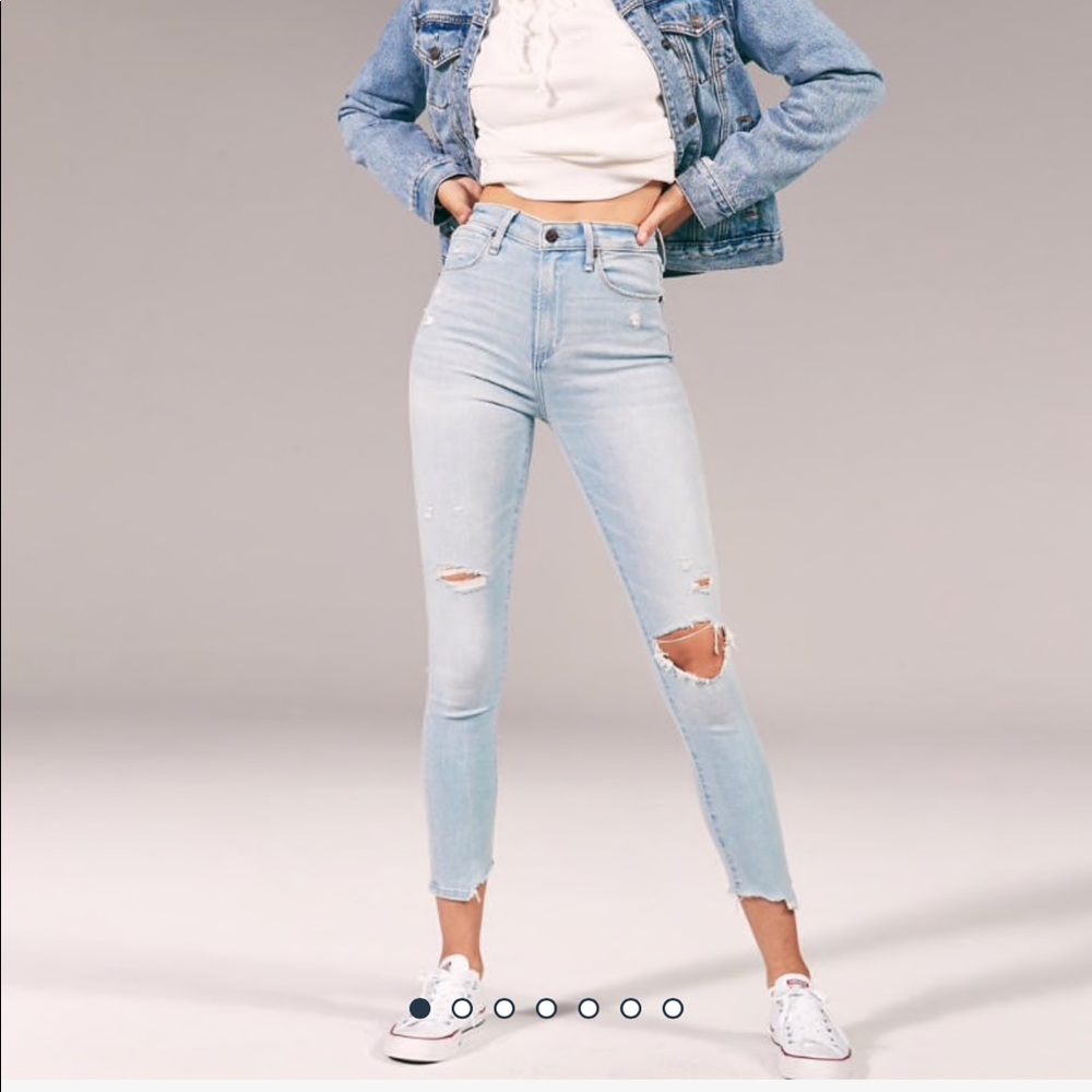 Ambercrombie super skinny ankle distressed jeans
